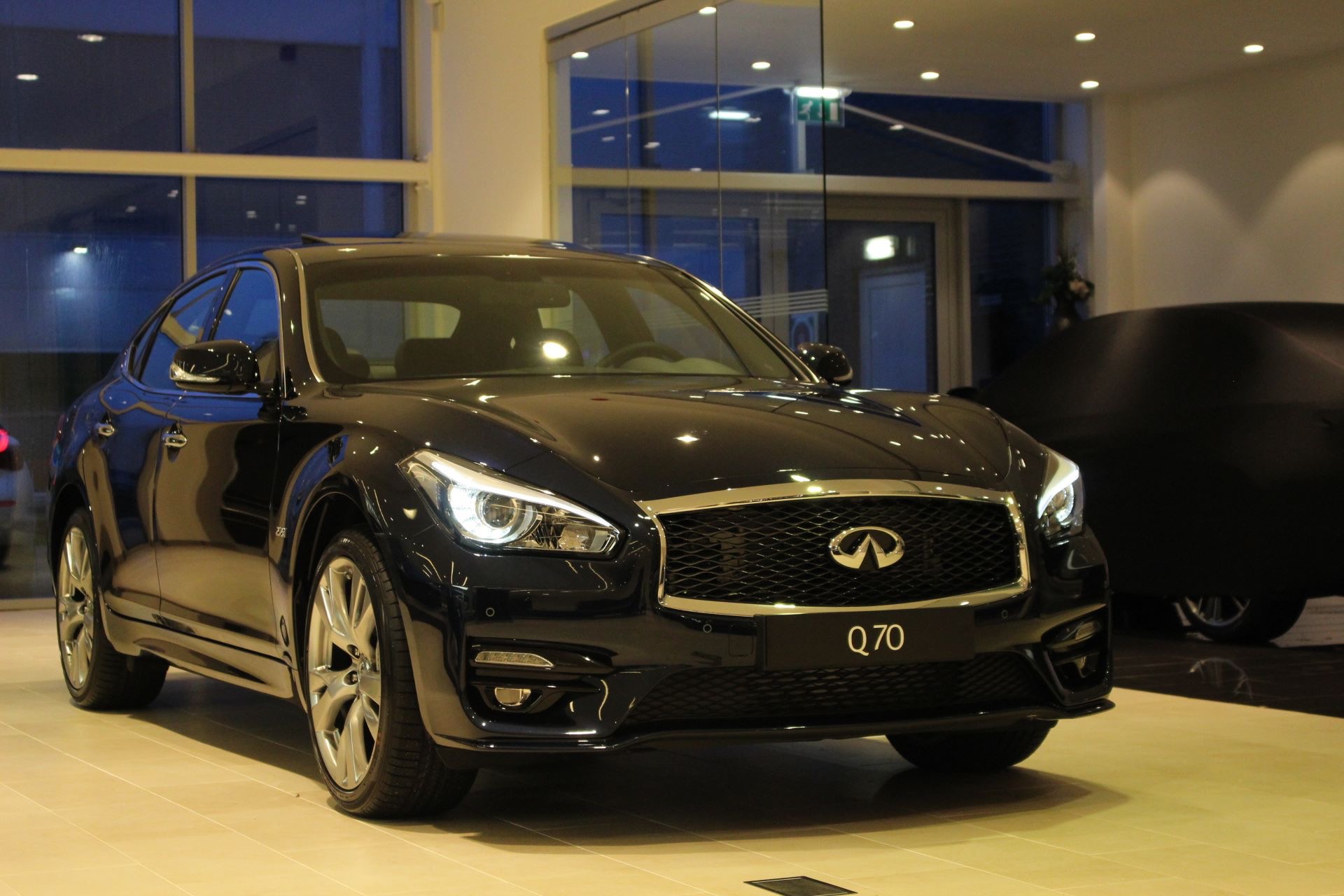 Alle uitvoeringen en prijzen van de nieuwe Infiniti Q70 2.2d, 3.7 V6 en hybrid.