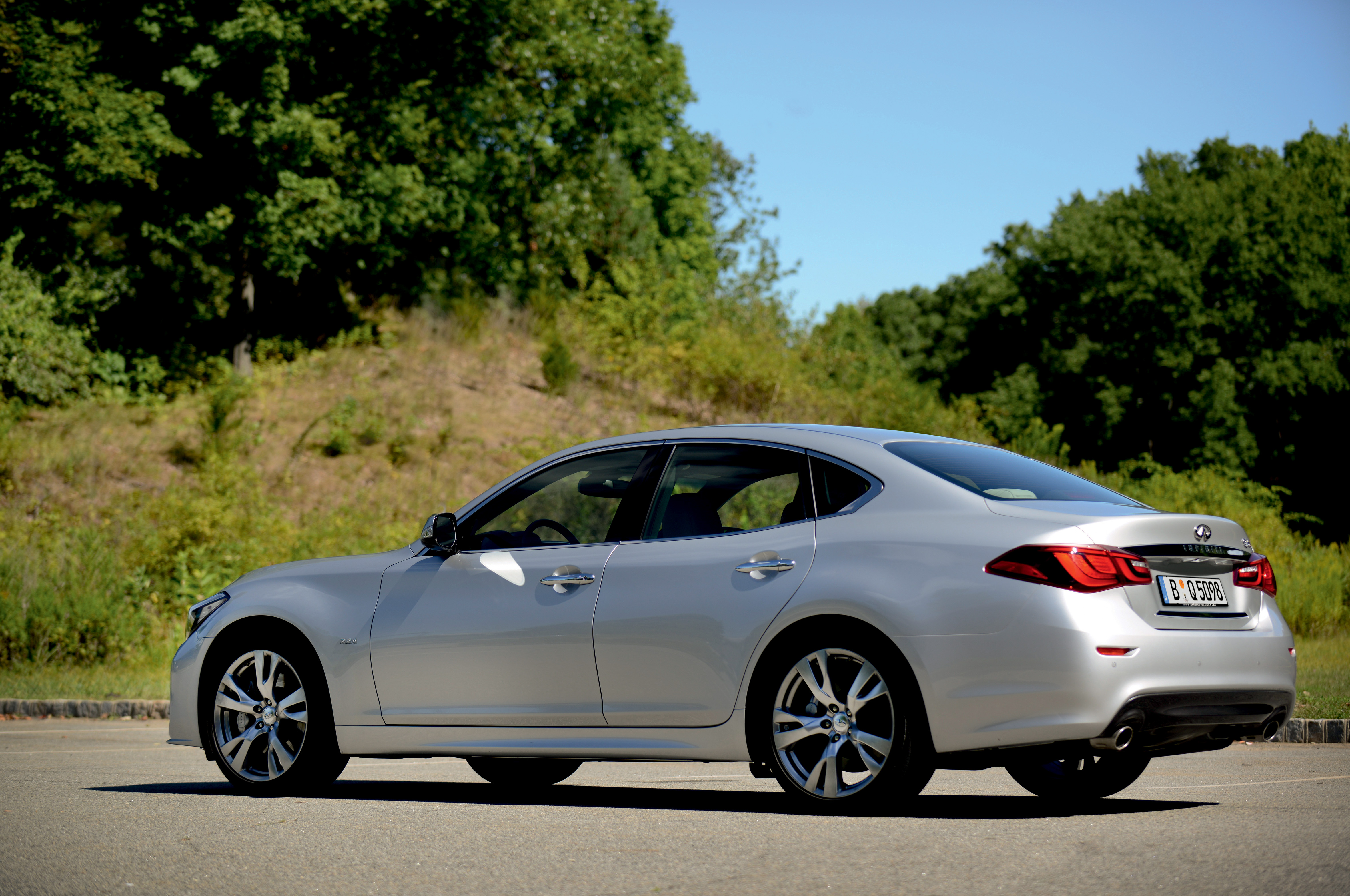 Alle uitvoeringen en prijzen van de nieuwe Infiniti Q70 2.2d, 3.7 V6 en hybrid.