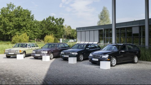 De nieuwe Mercedes-Benz C-klasse wordt op vier continenten gebouwd. Iedere 70 seconden rolt er een nieuw exemplaar van de band. Wij zijn een kijkje gaan nemen in de fabriek in het Duitse Bremen.