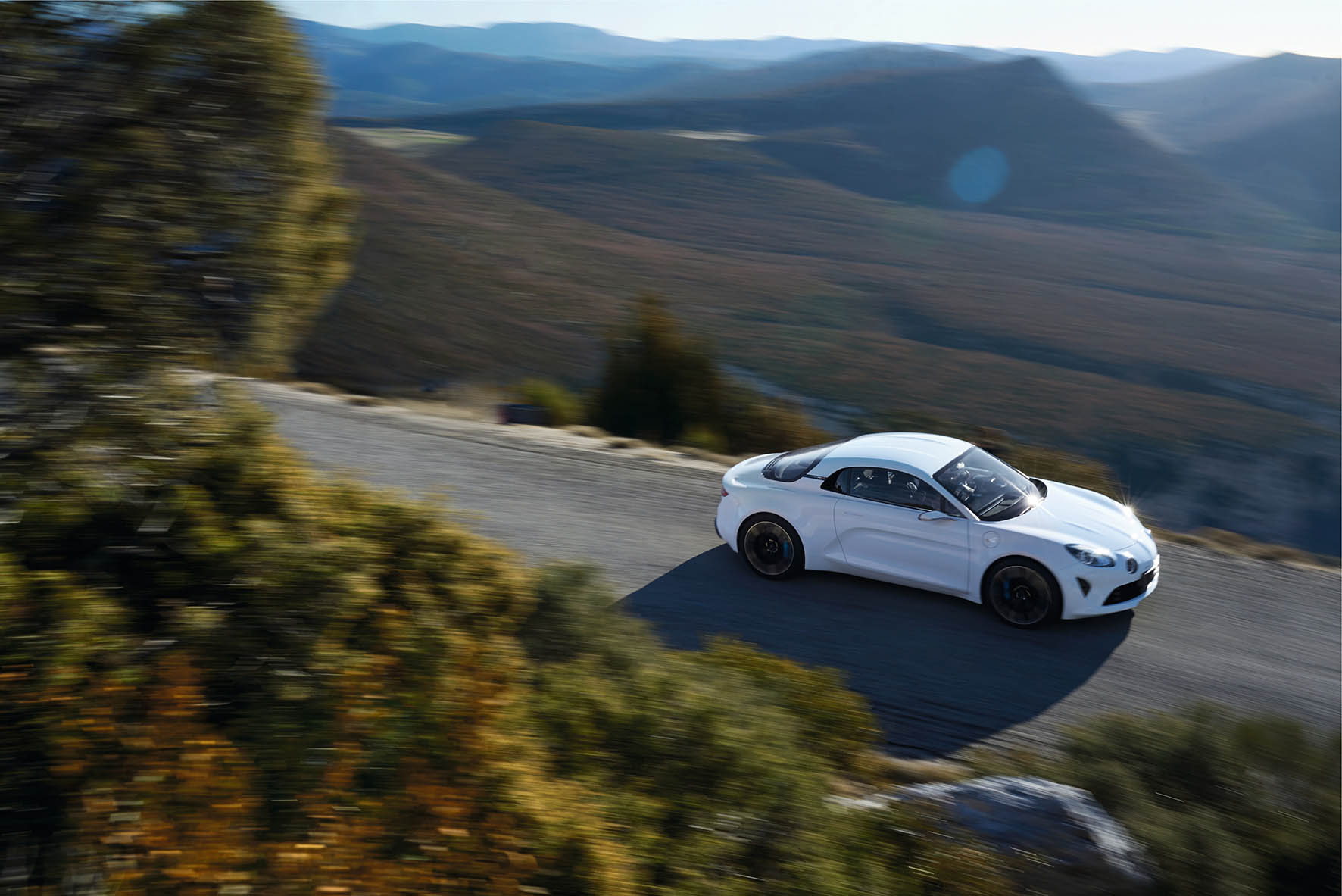Het sportwagenmerk Alpine keert terug op de markt in 2017 en de Alpine Vision showauto is daar een realistisch voorproefje van.