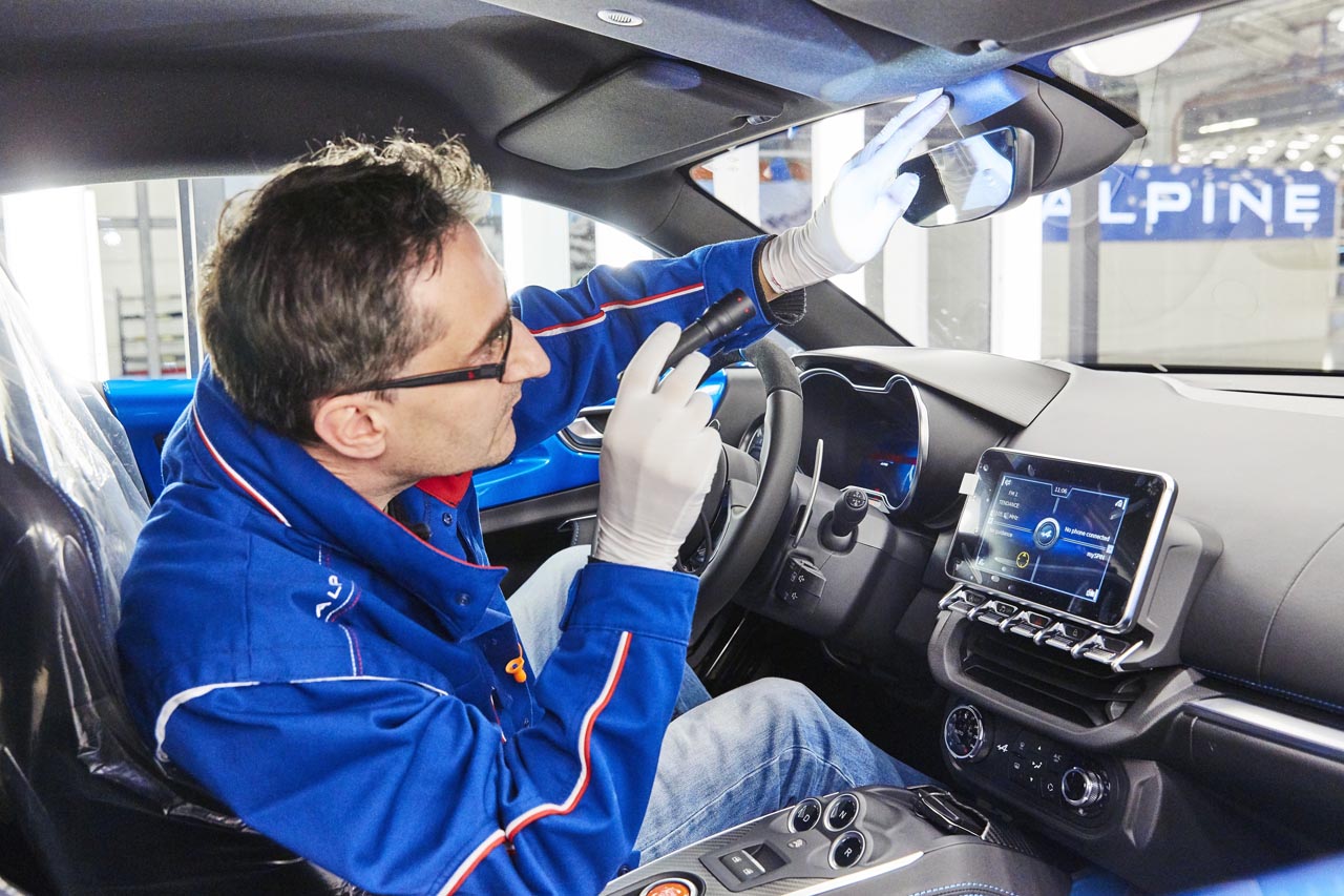 De productie van de nieuwe Alpine A110 is op 14 december officieel van start gegaan.