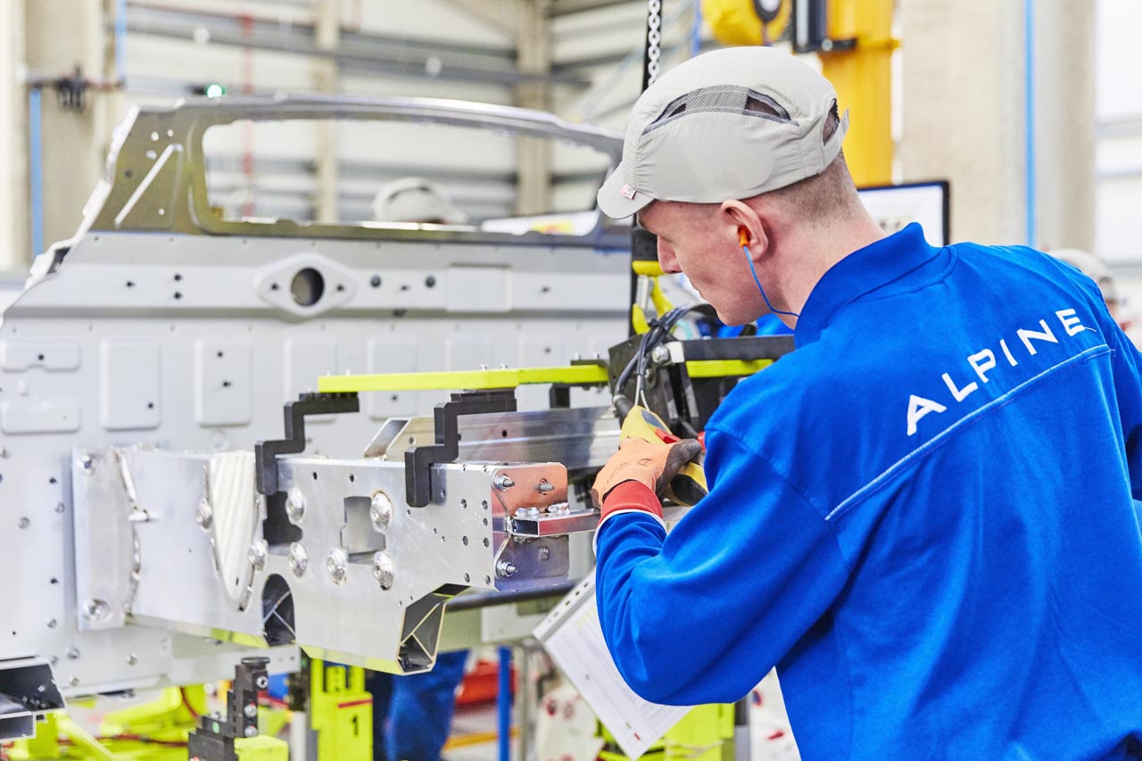 De productie van de nieuwe Alpine A110 is op 14 december officieel van start gegaan.