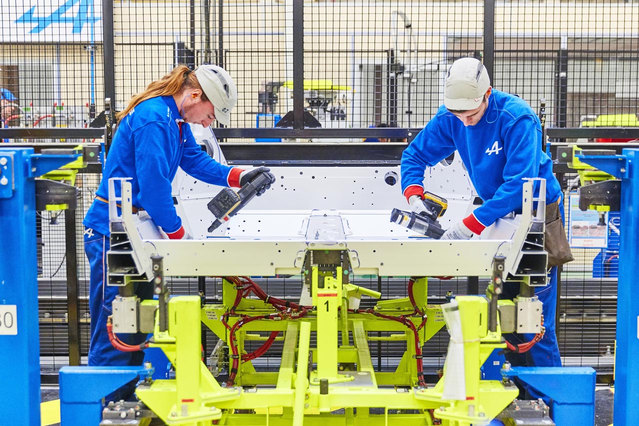 De productie van de nieuwe Alpine A110 is op 14 december officieel van start gegaan.