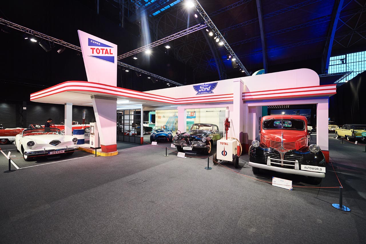 Autoworld Brussel heeft tot eind januari een prachtige thematentoonstelling over Amerikaanse auto's en motoren uit de jaren vijftig en zestig.