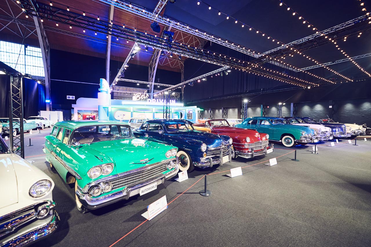 Autoworld Brussel heeft tot eind januari een prachtige thematentoonstelling over Amerikaanse auto's en motoren uit de jaren vijftig en zestig.