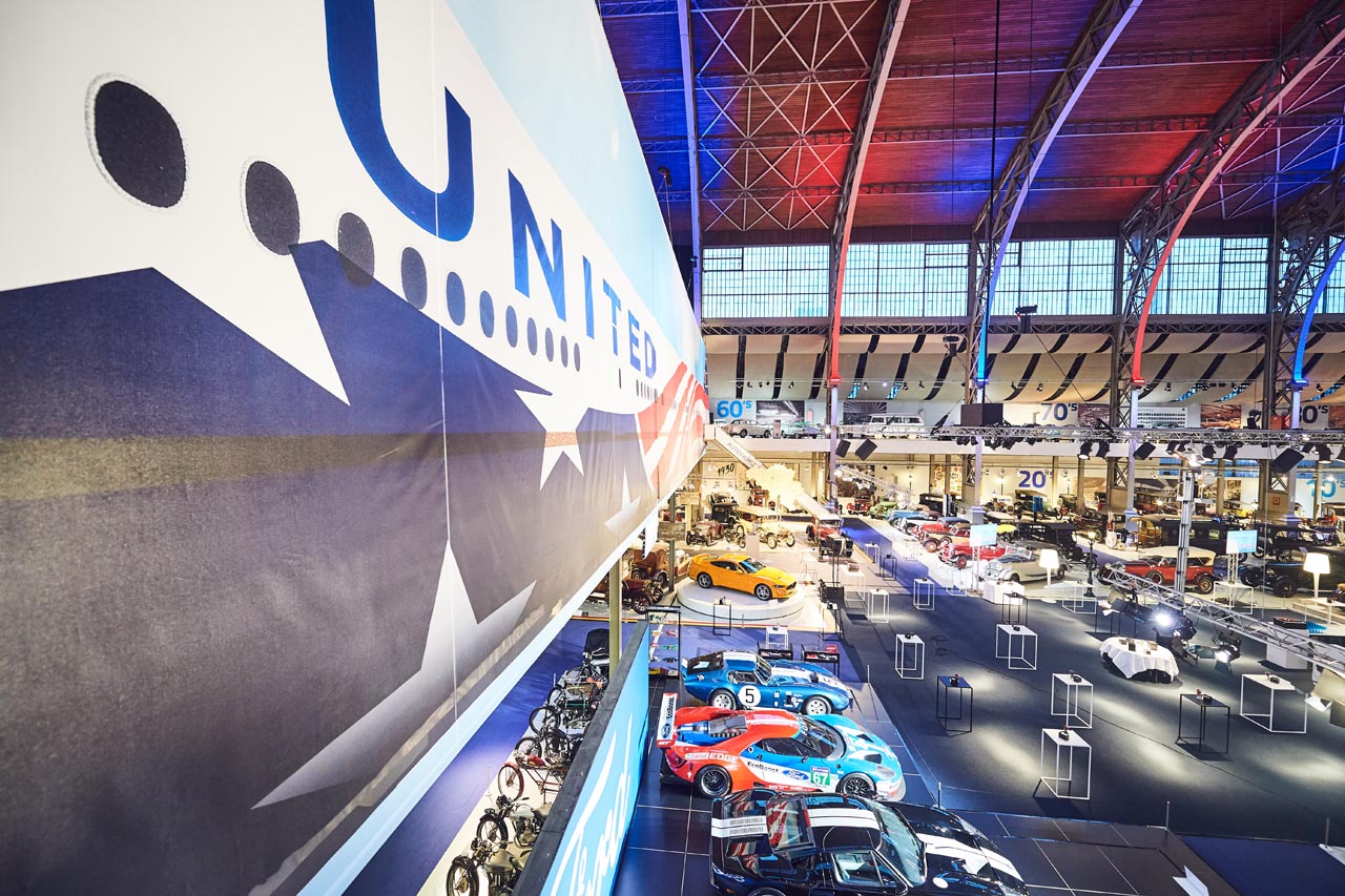 Autoworld Brussel heeft tot eind januari een prachtige thematentoonstelling over Amerikaanse auto's en motoren uit de jaren vijftig en zestig.