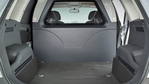 Opel zet Antara-liefhebbers met een eigen bedrijf in het zonnetje. De SUV van het merk is nu ook in grijskenteken uitvoering leverbaar. Deze Opel Antara Van is voorzien van de 2.0 CDTI diesel met hand