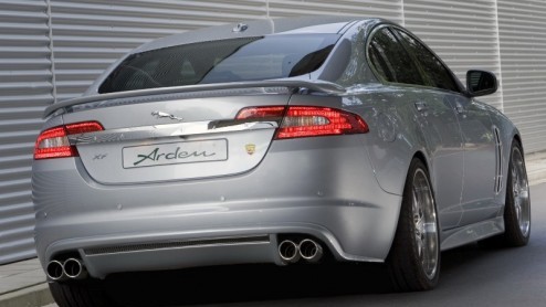 Wie niet kan wachten op de ruim 500 pk sterke Jaguar XF-R is bij Arden aan het goede adres. Zij zetten een XF naar eigen hand, wat resulteerde in 550 pk en non-Britse looks. Zie hier de nieuwste beeld