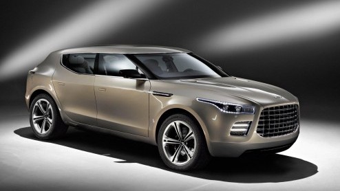 Aston Martin-topman Ulrich Bez hoopt op een verregaande samenwerking met Daimler.Zo zou de Lagonda prima uit de voeten kunnen op het onderstel van de volgende generatie ML-klasse.