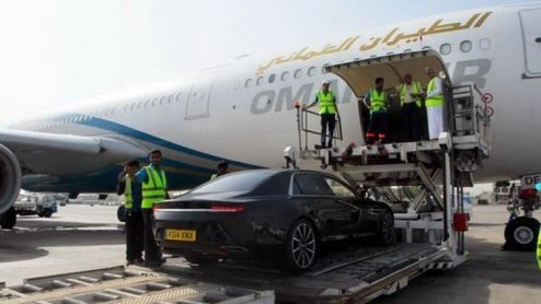 Aston Martin heeft onlangs de terugkeer van de Lagonda aangekondigd. Klein detail, het vlaggenschip is alleen te koop in het Midden-Oosten. En juist daar is de fabrikant aan het testen.