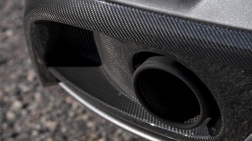 Update voor Aston Martin Vanquish en Rapide S met nieuwe achttrapsautomaat, meer vermogen en styling upgrades.