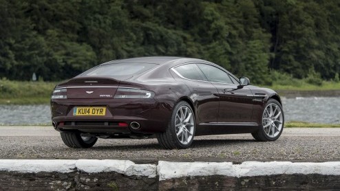 Update voor Aston Martin Vanquish en Rapide S met nieuwe achttrapsautomaat, meer vermogen en styling upgrades.