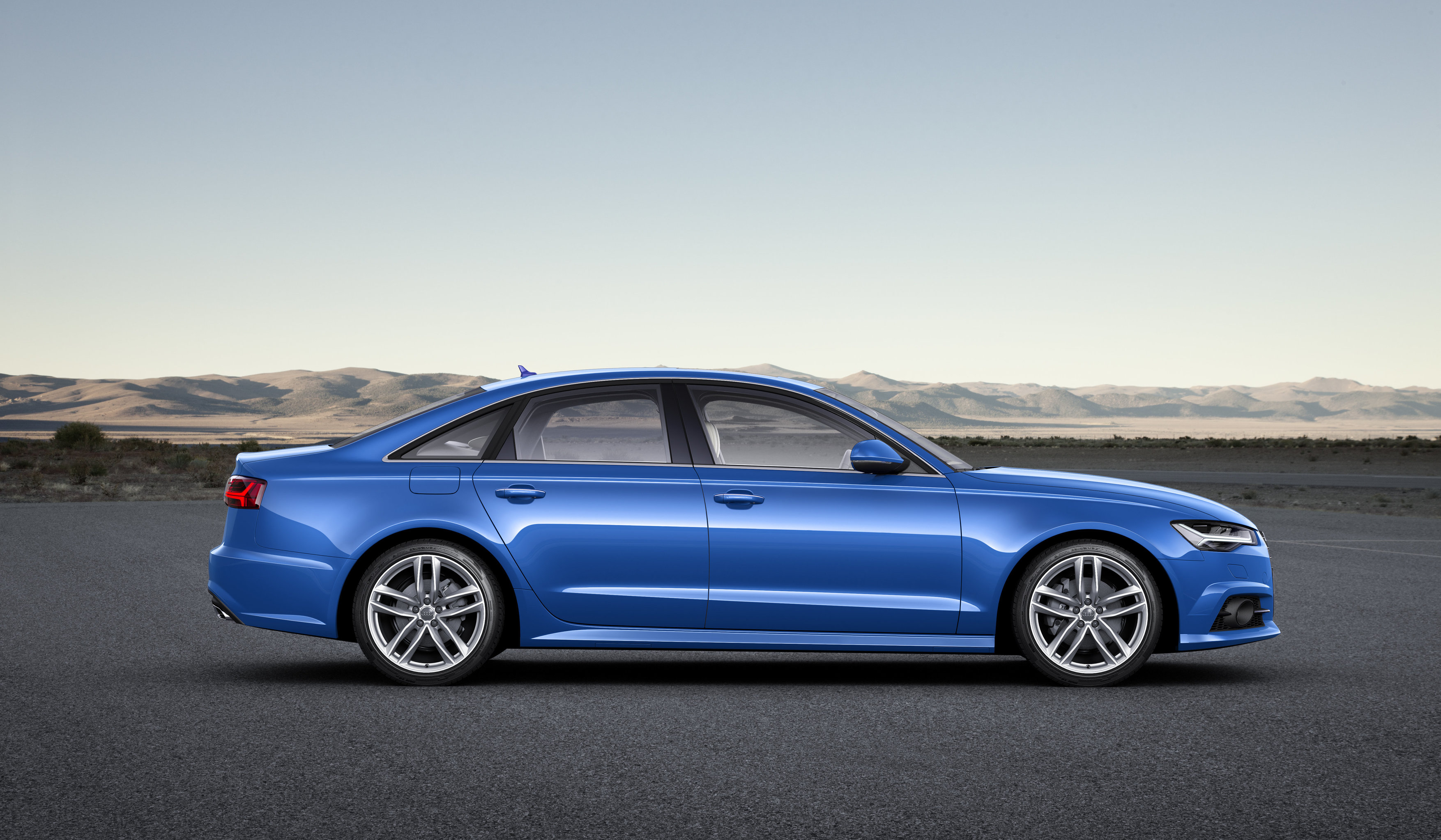 Facelift voor Audi A6 en A7 in de zomer van 2016. De verschillen zijn klein, want naast optische wijzigingen staan de twee modellen op gebied van multimedia en connectiviteit weer op scherp.