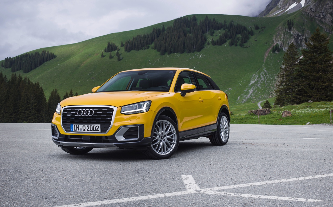 Autotest Audi Q2, een nieuwe compacte SUV met verfrissende design, goede basisuitrusting en fijne motoren. AutoVandaag test de Q2 1.0 TFSI en Q2 2.0 TDI quattro.