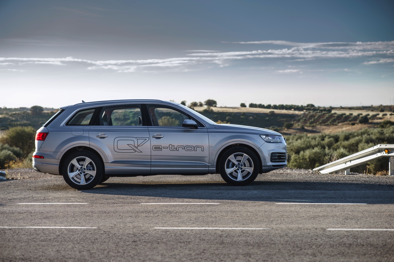Autotest Audi Q7 3.0 TDI e-tron quattro, de plug-in hybride SUV met 373 pk en 700 Nm speelt baas boven baas met veel comfort, alle luxe en een slim hybride brein.