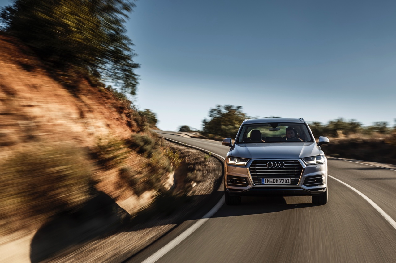 Autotest Audi Q7 3.0 TDI e-tron quattro, de plug-in hybride SUV met 373 pk en 700 Nm speelt baas boven baas met veel comfort, alle luxe en een slim hybride brein.