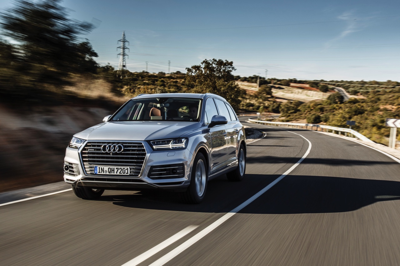 Autotest Audi Q7 3.0 TDI e-tron quattro, de plug-in hybride SUV met 373 pk en 700 Nm speelt baas boven baas met veel comfort, alle luxe en een slim hybride brein.