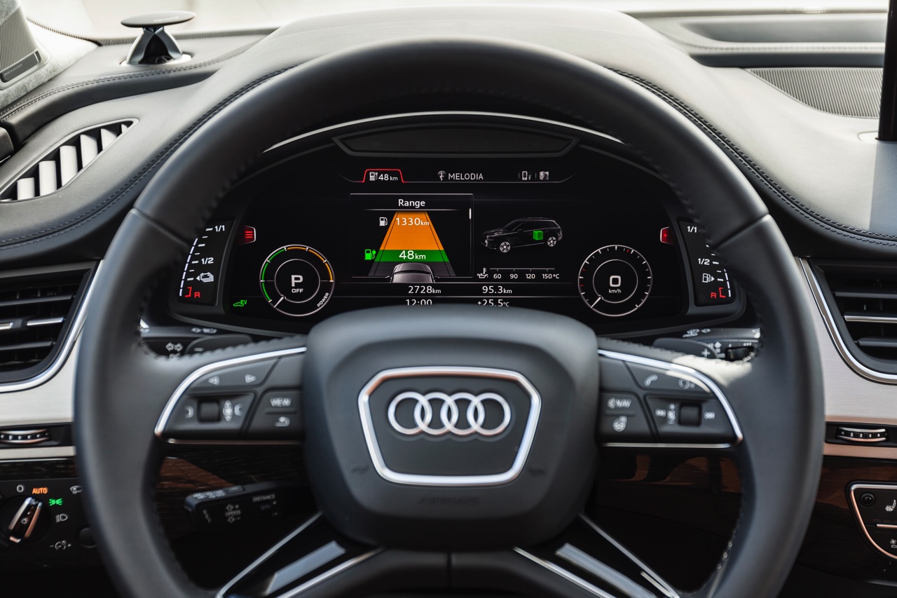 Autotest Audi Q7 3.0 TDI e-tron quattro, de plug-in hybride SUV met 373 pk en 700 Nm speelt baas boven baas met veel comfort, alle luxe en een slim hybride brein.