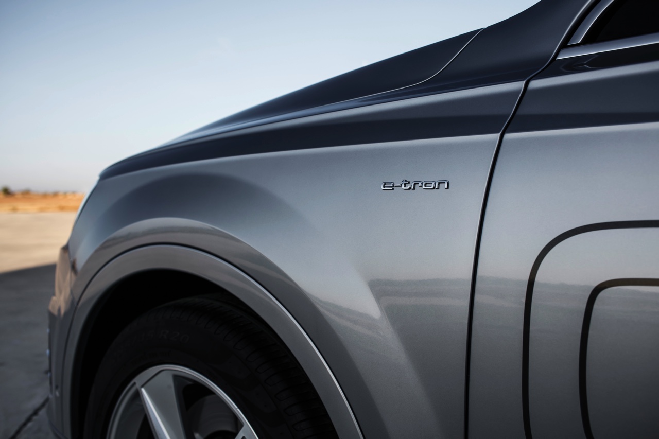 Autotest Audi Q7 3.0 TDI e-tron quattro, de plug-in hybride SUV met 373 pk en 700 Nm speelt baas boven baas met veel comfort, alle luxe en een slim hybride brein.