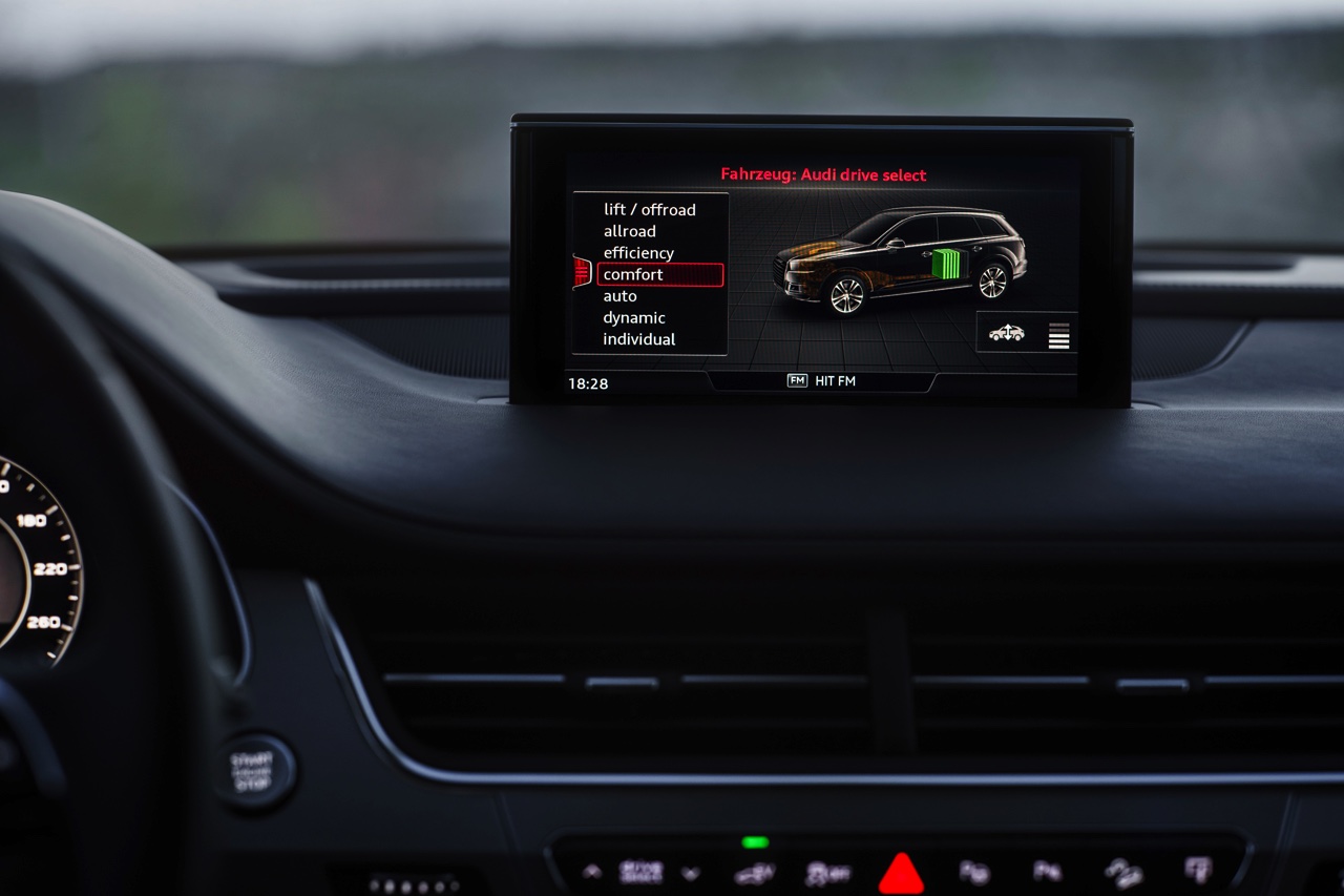 Autotest Audi Q7 3.0 TDI e-tron quattro, de plug-in hybride SUV met 373 pk en 700 Nm speelt baas boven baas met veel comfort, alle luxe en een slim hybride brein.