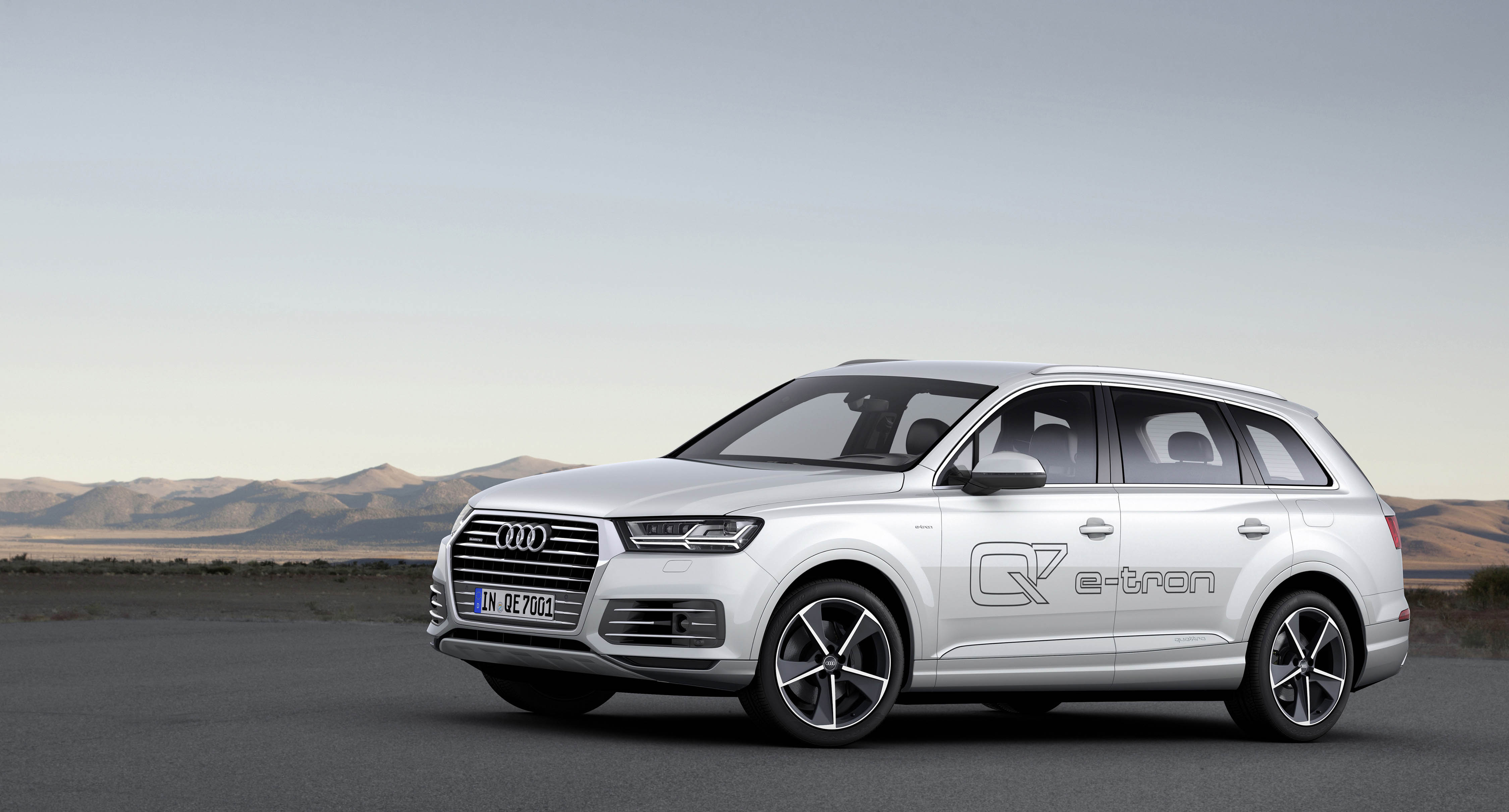 Audi raamt de prijs van de Q7 e-tron op circa 85.000 euro. De plug-in hybride komt in 2016 op de markt met 15% bijtelling.