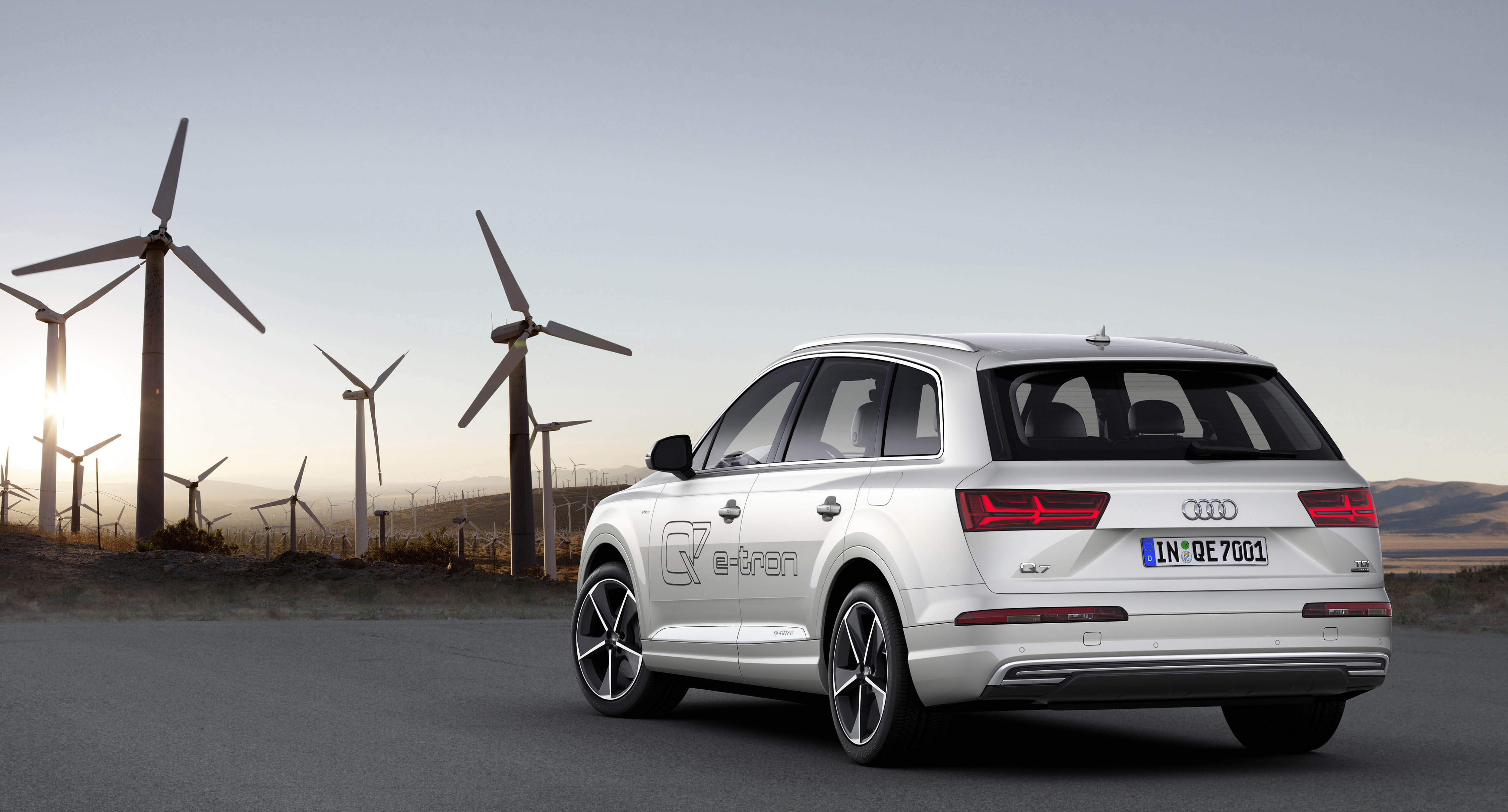 Audi raamt de prijs van de Q7 e-tron op circa 85.000 euro. De plug-in hybride komt in 2016 op de markt met 15% bijtelling.