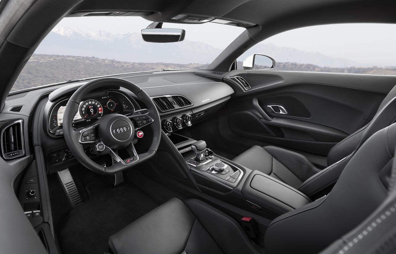 Audi lanceert met de R8 RWS een volledig achterwiel aangedreven topsporter.