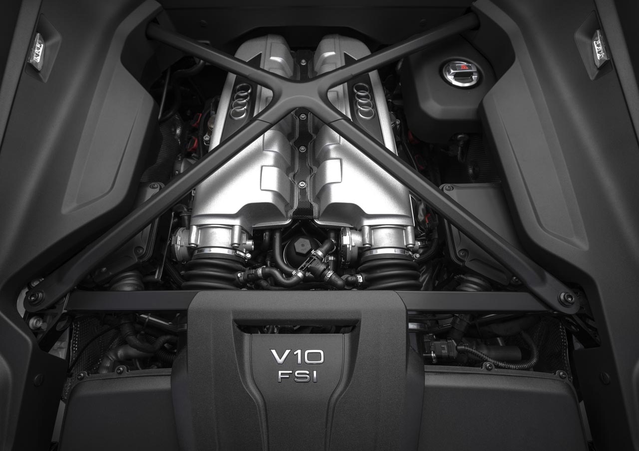 Audi lanceert met de R8 RWS een volledig achterwiel aangedreven topsporter.