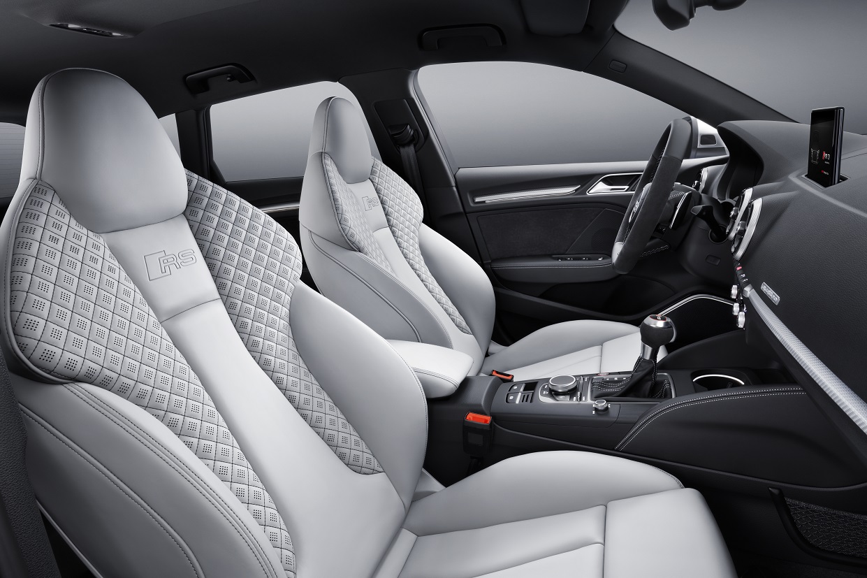 Na de andere Audi A3-modellen is het nu de beurt aan de RS3 Sportback om de facelift te ontvangen. Ook als hatchback is de nieuwe RS3 voorzien van de krachtigste vijfcilindermotor ter wereld.