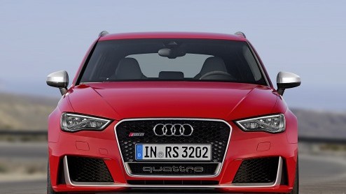 Halverwege volgend jaar komt er een nieuwe Audi RS3, maakt Audi vandaag bekend. Er is geen sprake van downsizing: hij heeft gewoon weer een dikke vijfcilinder.