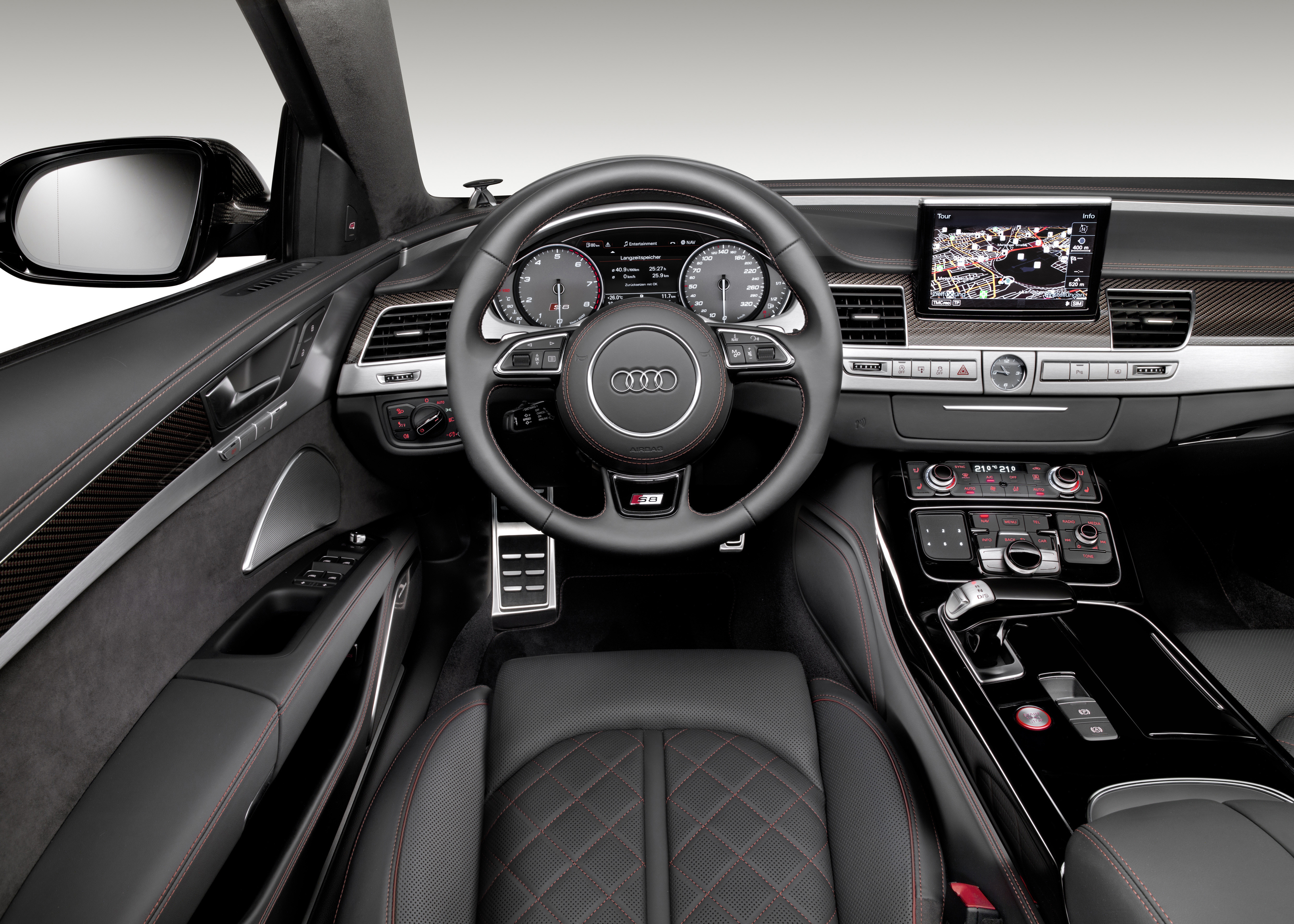 Audi S8 plus krijgt gezelschap van S8 Sport Edition, een extra versie van de reguliere S8 met maar 1000 euro meerprijs.