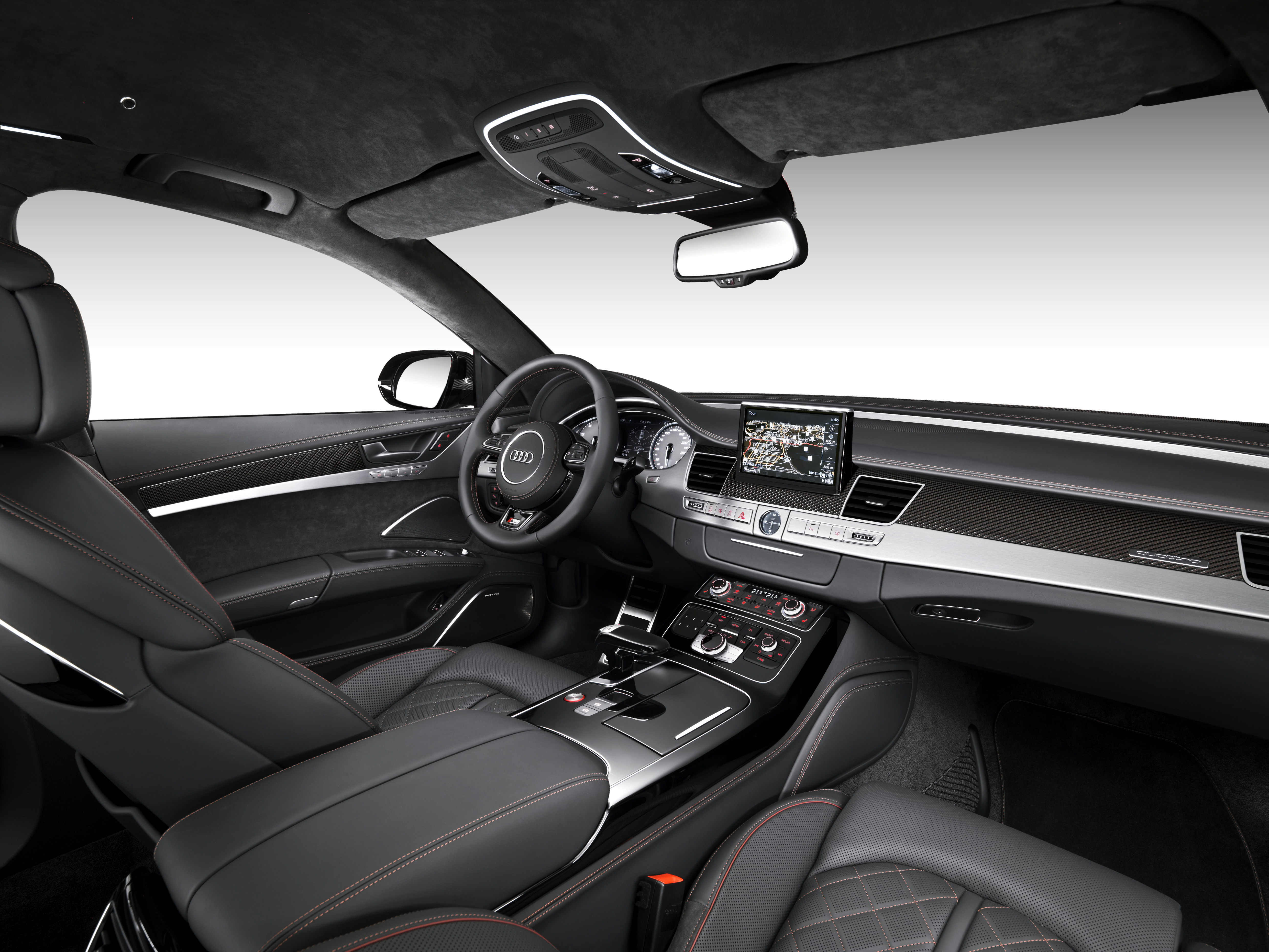 Audi S8 plus krijgt gezelschap van S8 Sport Edition, een extra versie van de reguliere S8 met maar 1000 euro meerprijs.