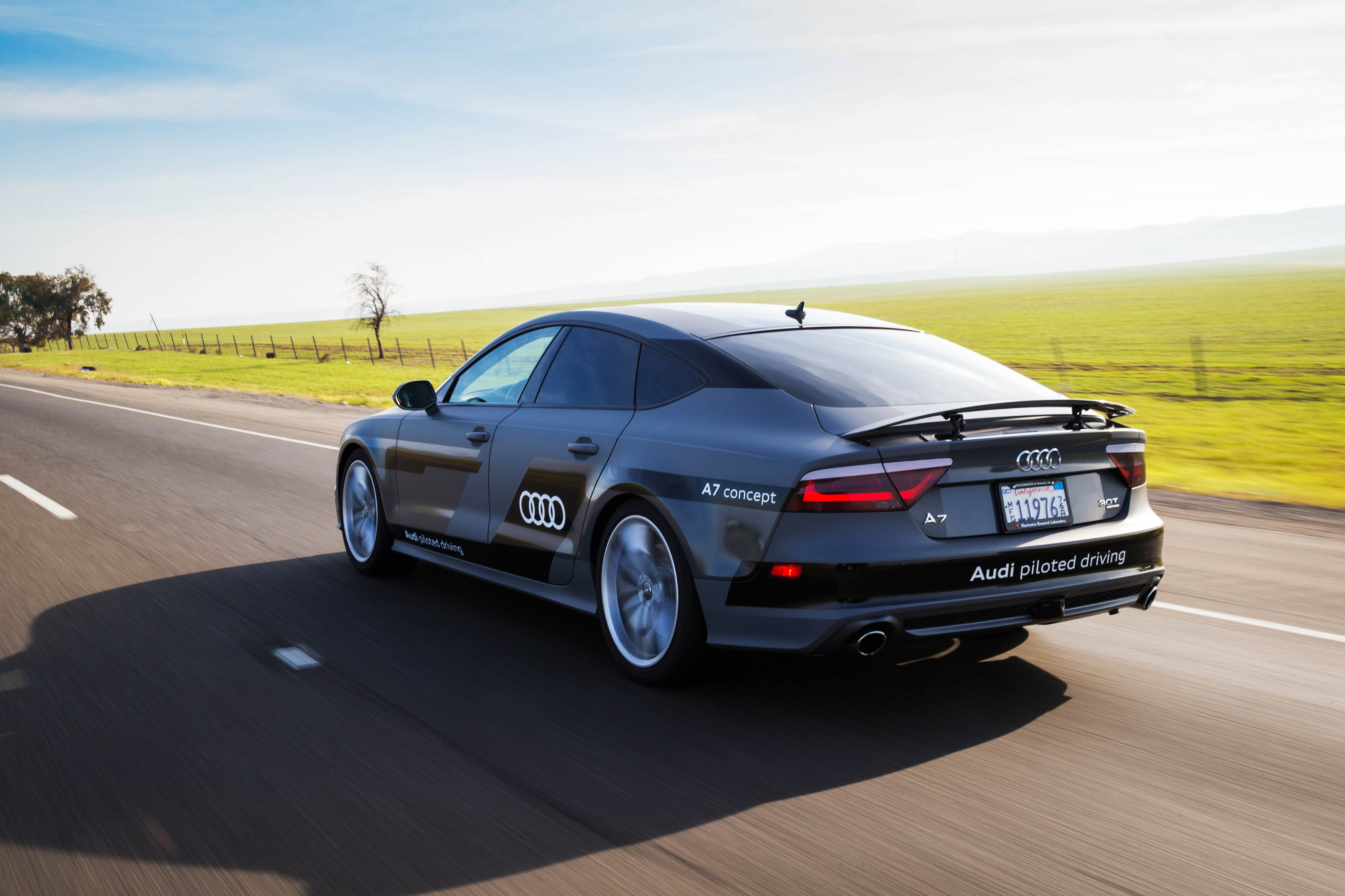 Audi maakt de techniek voor zelfrijdende auto's compacter met zFAS en werkt met systemen die zelflerend zijn.