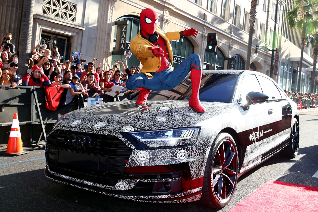 Audi heeft een gecoufleerde nieuwe A8 laten zien tijdens de Hollywood-premire van de film Spiderman.