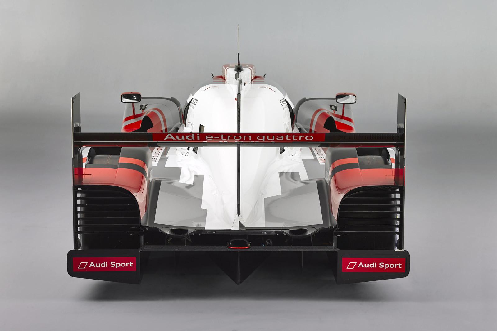 Het belooft een spannende editie van de 24 uur van Le Mans te worden. Audi, Toyota en Porsche zetten allemaal in op de winst. Audi presenteert nu als eerste de nieuwe racewagen, de R18 e-tron quattro.