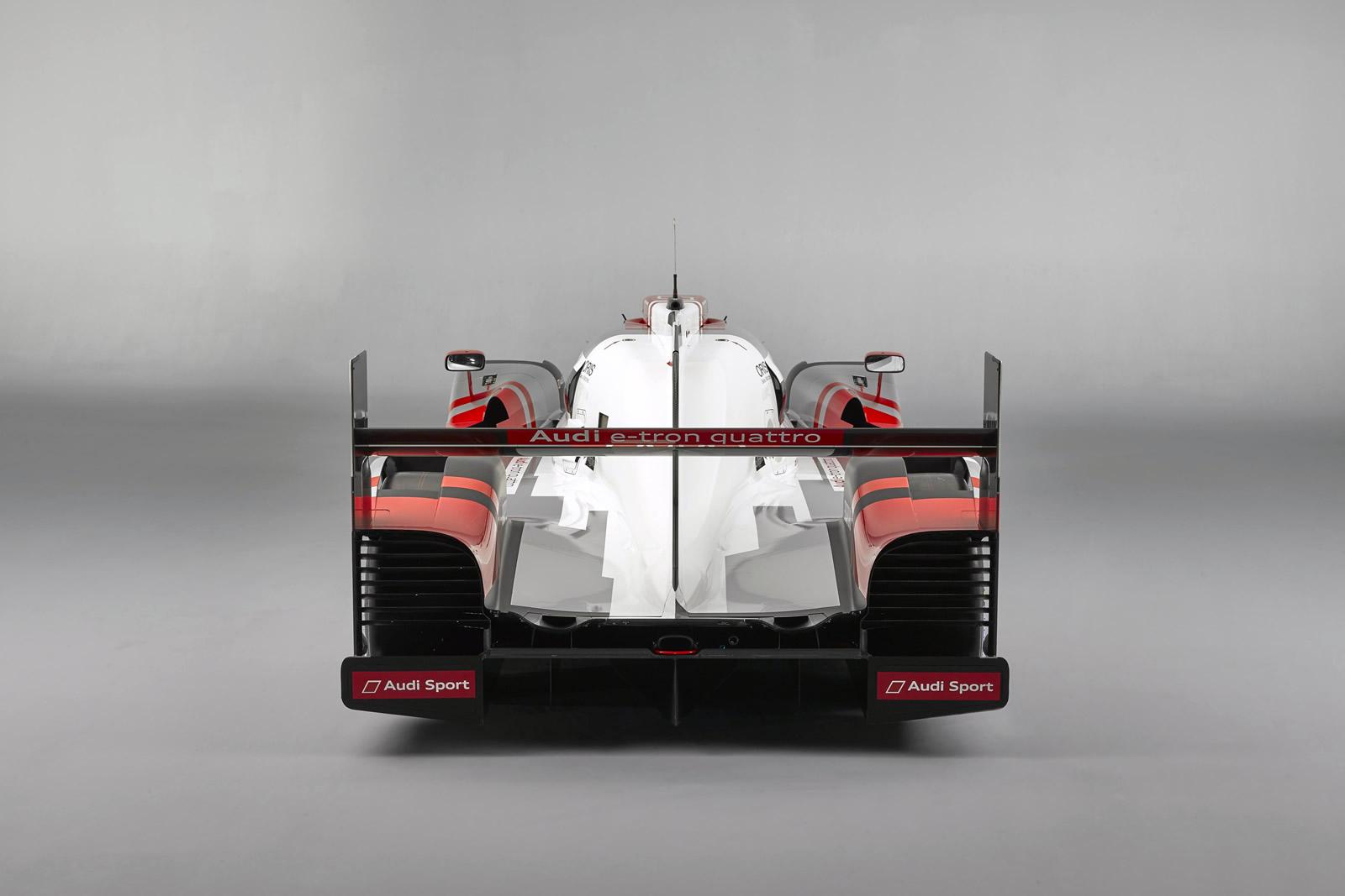 Het belooft een spannende editie van de 24 uur van Le Mans te worden. Audi, Toyota en Porsche zetten allemaal in op de winst. Audi presenteert nu als eerste de nieuwe racewagen, de R18 e-tron quattro.