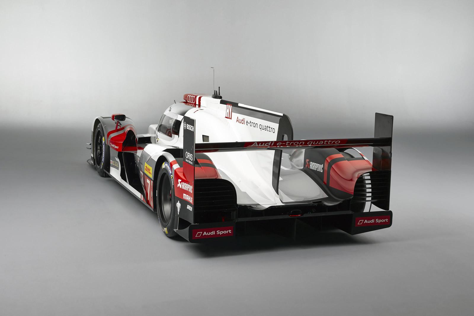 Het belooft een spannende editie van de 24 uur van Le Mans te worden. Audi, Toyota en Porsche zetten allemaal in op de winst. Audi presenteert nu als eerste de nieuwe racewagen, de R18 e-tron quattro.