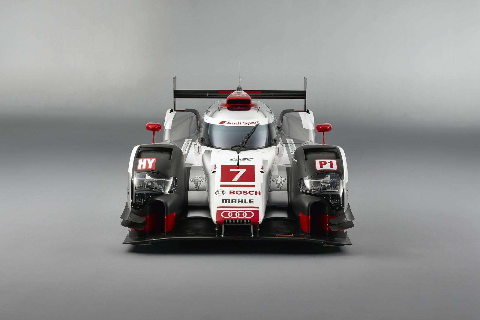 Het belooft een spannende editie van de 24 uur van Le Mans te worden. Audi, Toyota en Porsche zetten allemaal in op de winst. Audi presenteert nu als eerste de nieuwe racewagen, de R18 e-tron quattro.