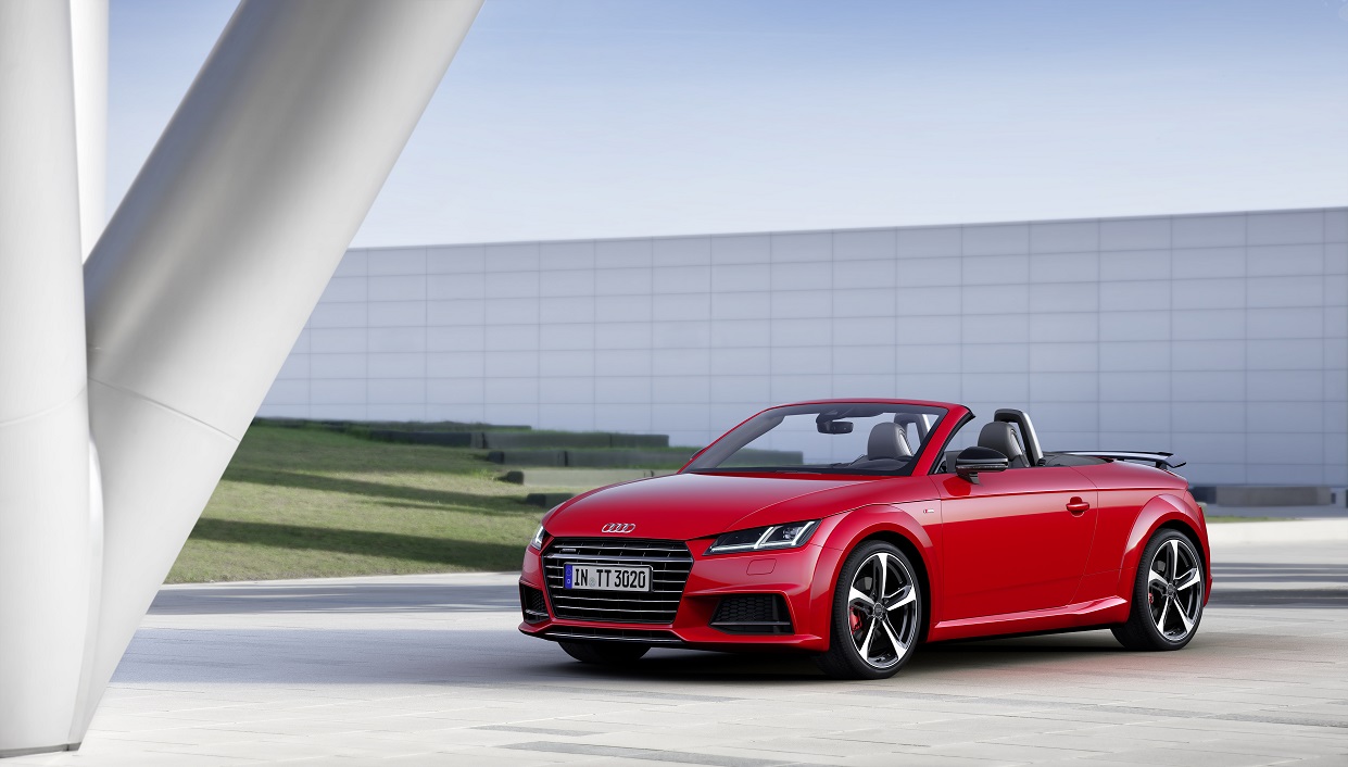Audi presenteert de TT in een nieuwe, sportieve uitvoering: de Competition. Voor de sportieve rijder die een TTS net even te prijzig vindt biedt de TT Competition uitkomst.