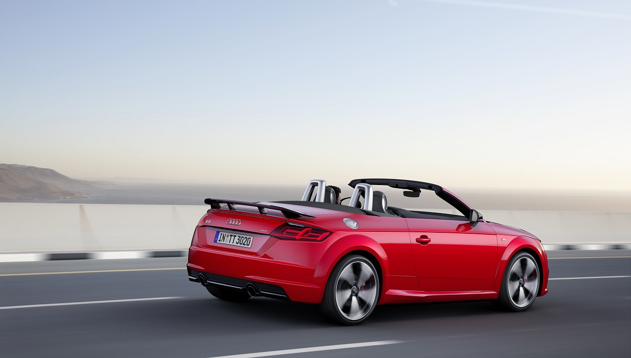 Audi presenteert de TT in een nieuwe, sportieve uitvoering: de Competition. Voor de sportieve rijder die een TTS net even te prijzig vindt biedt de TT Competition uitkomst.