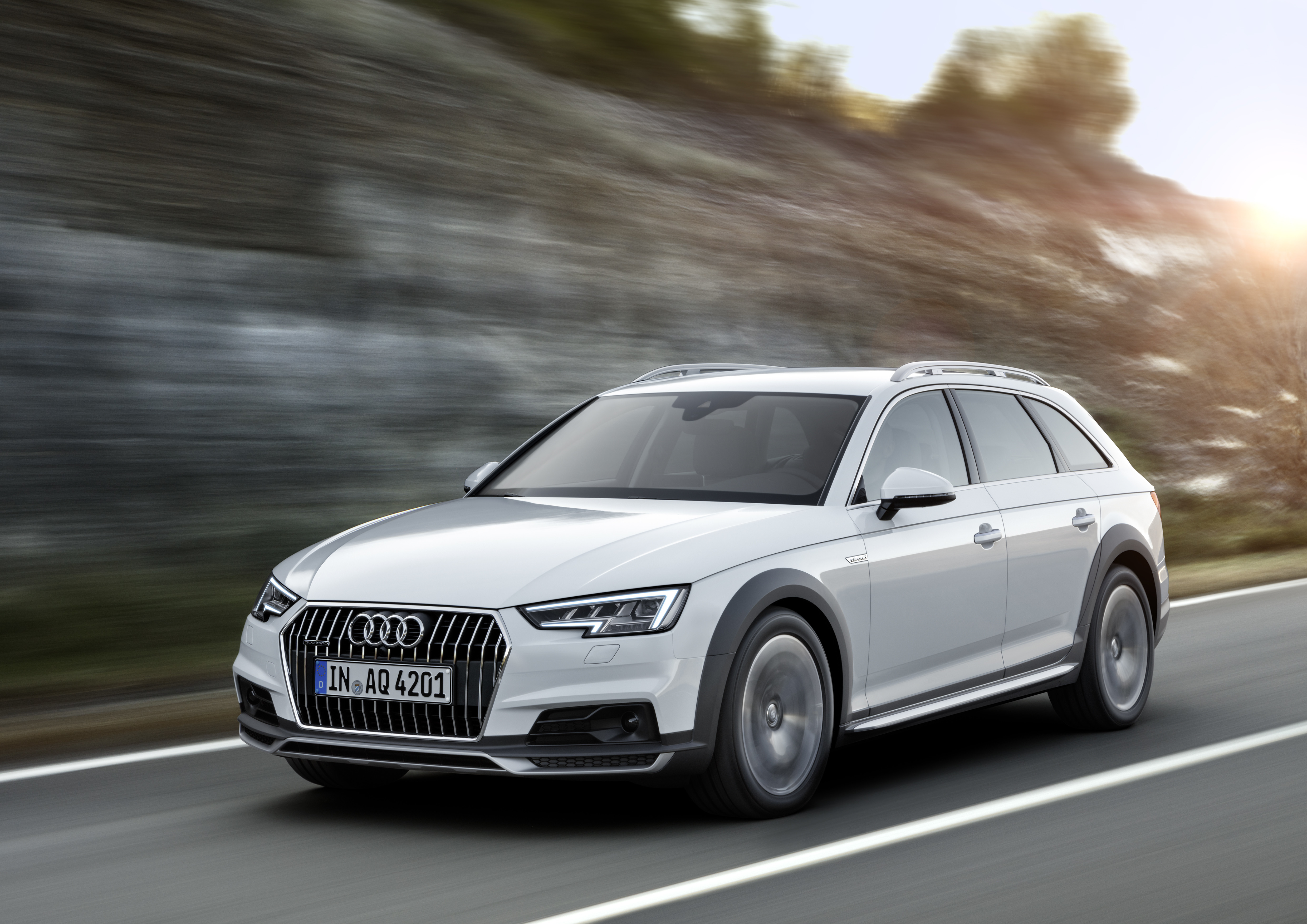 De Audi A4 allroad en A6 allroad zijn nu ook verkrijgbaar als Edition met extra veel uitrusting tegen een scherpe prijs. De A4 Allroad Edition komt met een benzine- of dieselmotor.