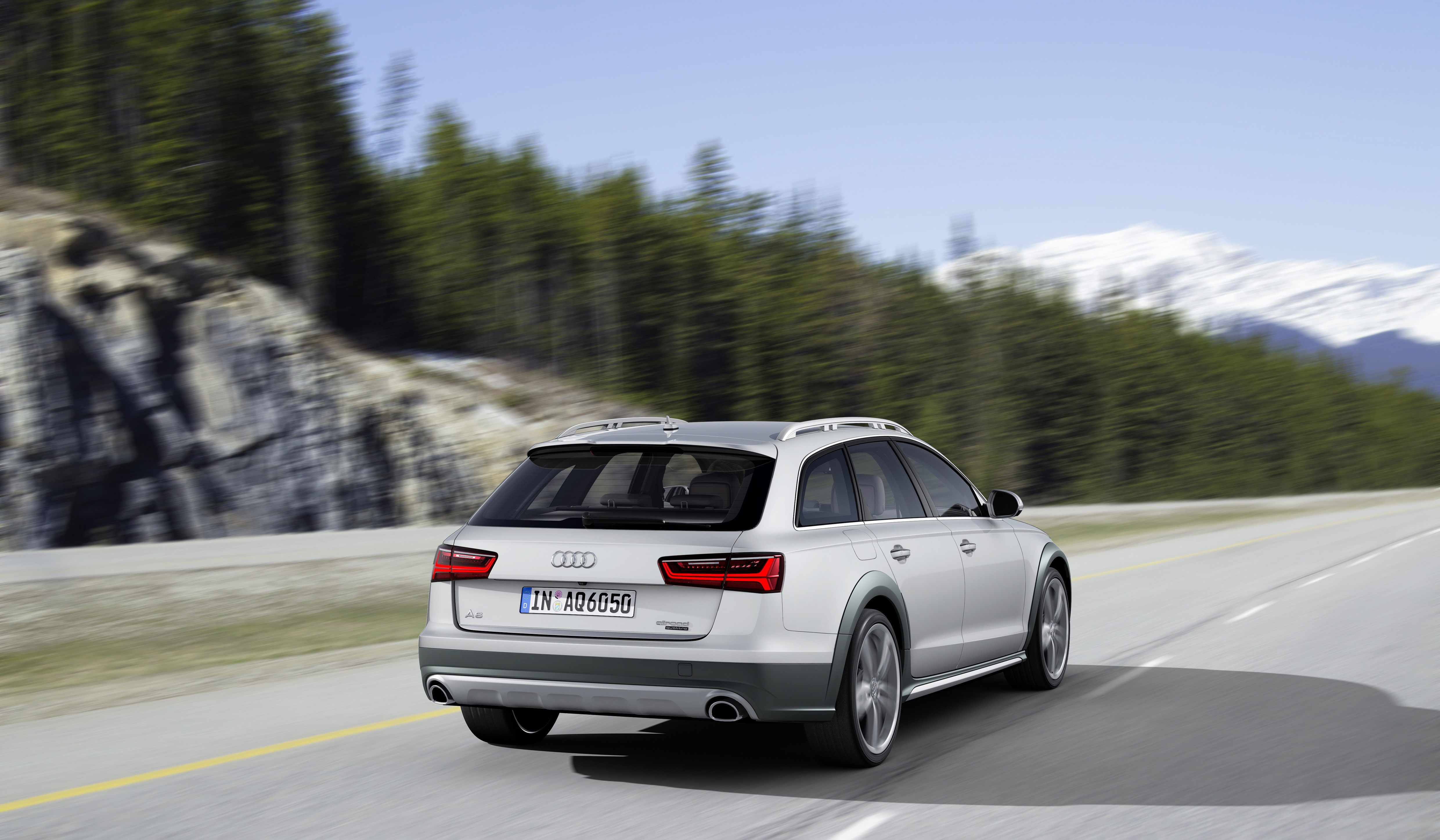 De Audi A4 allroad en A6 allroad zijn nu ook verkrijgbaar als Edition met extra veel uitrusting tegen een scherpe prijs. De A4 Allroad Edition komt met een benzine- of dieselmotor.