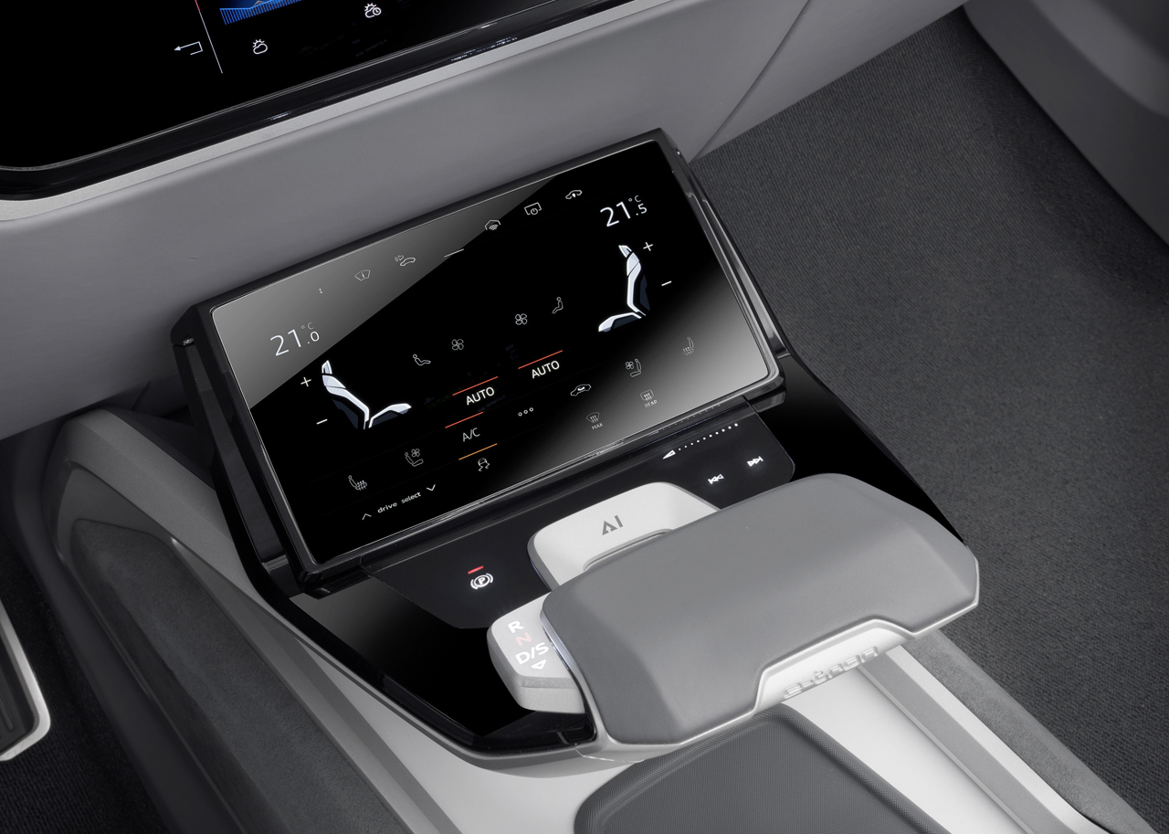 Audi borduurt met de Elaine voort op de elektrische e-tron Sportback Concept door deze nu autonoom te laten rijden.