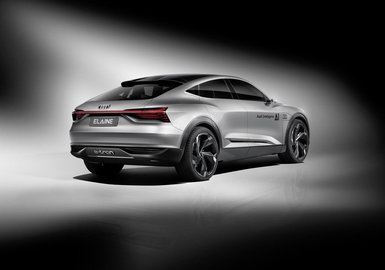 Audi borduurt met de Elaine voort op de elektrische e-tron Sportback Concept door deze nu autonoom te laten rijden.