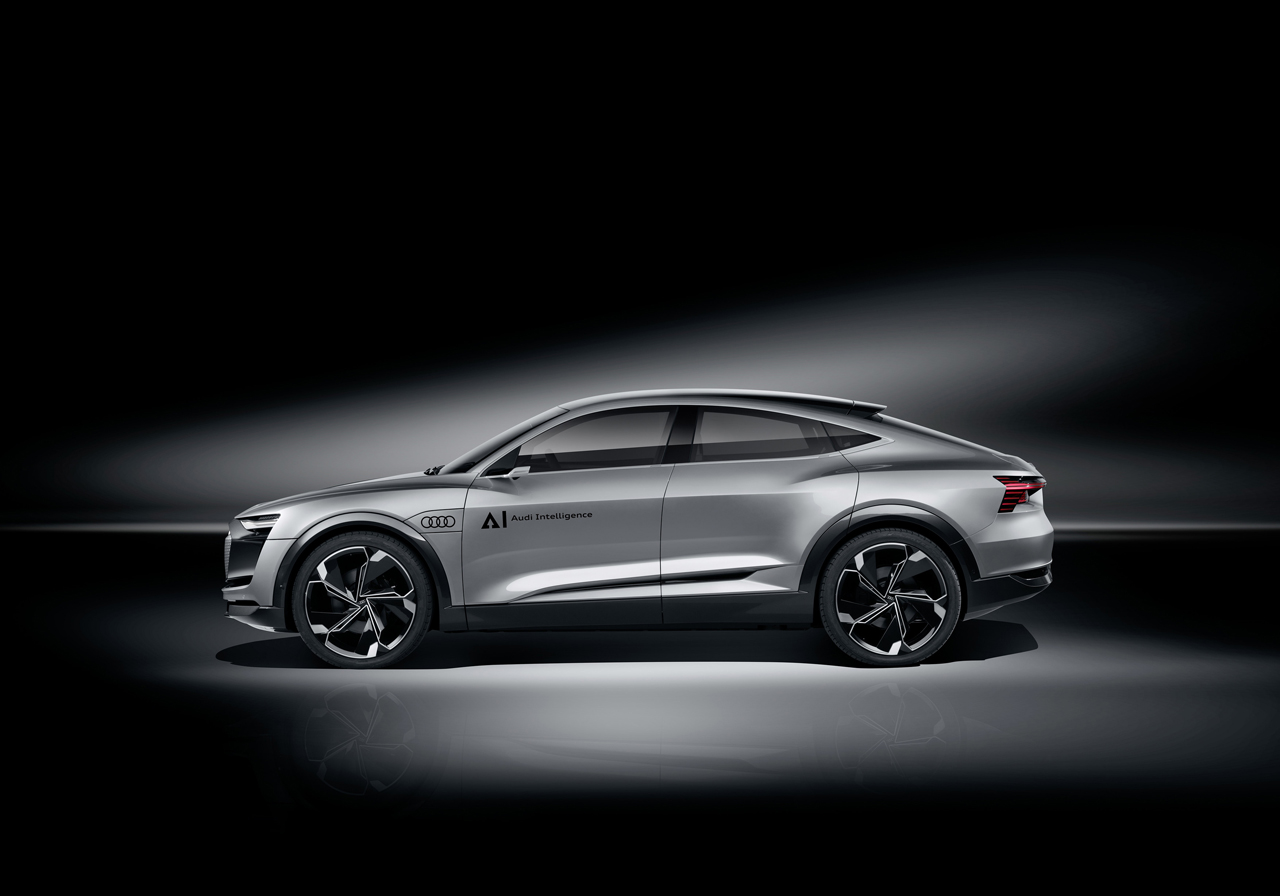 Audi borduurt met de Elaine voort op de elektrische e-tron Sportback Concept door deze nu autonoom te laten rijden.