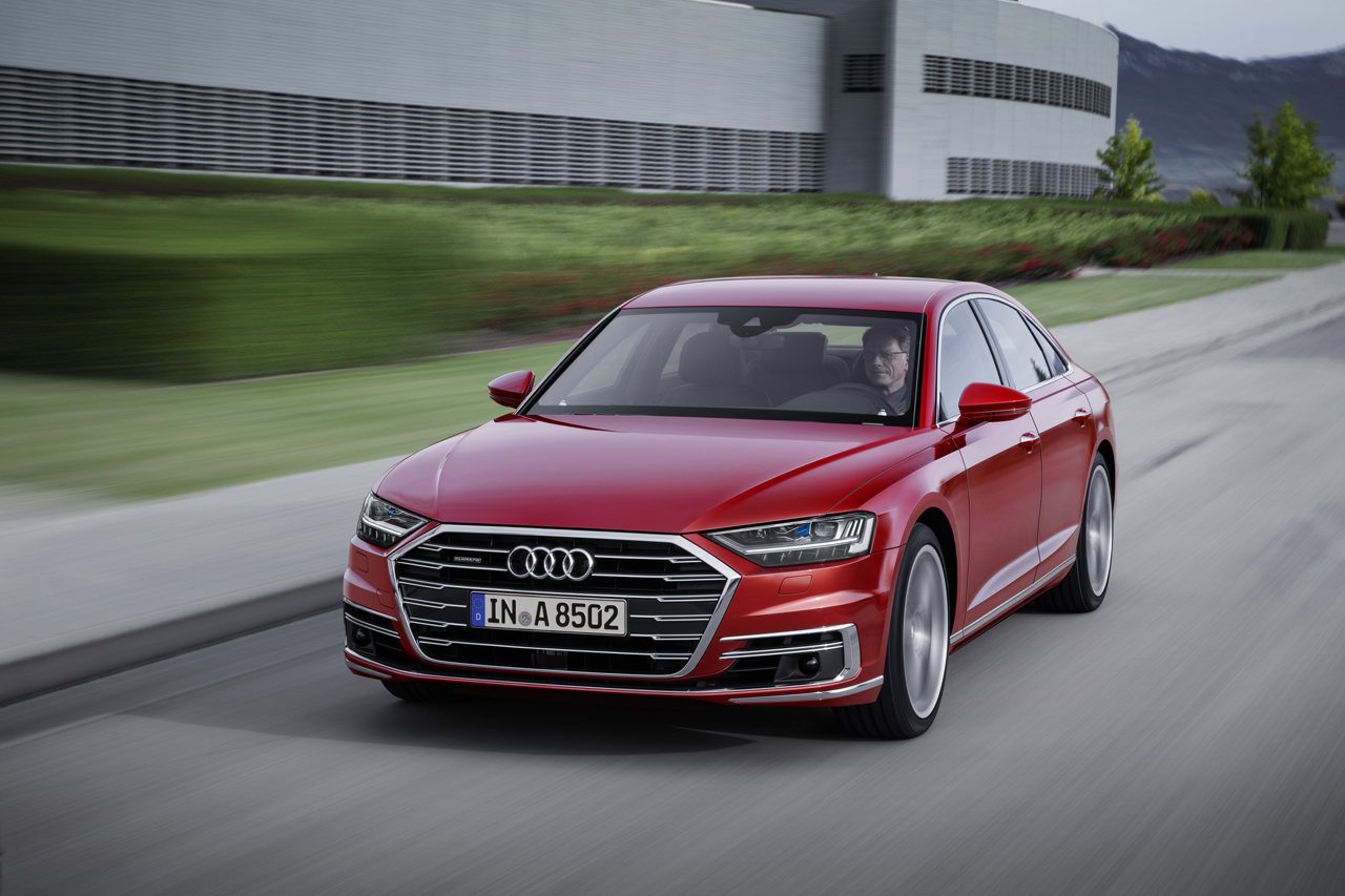 Audi lanceert de nieuwe 5,13 meter lange A8 op de komende IAA en zet de auto medio december in de showroom.