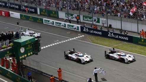 Audi heeft voor het vijfde jaar op rij de befaamde langeafstandsrace 24 Uur van Le Mans gewonnen.