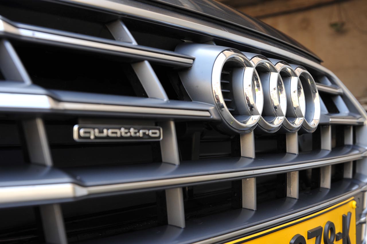 Audi lanceert de nieuwe Q5 die qua proporties behoorlijk onaangetast blijft. Vooral op elektronisch vlak en qua gewicht zet de auto stappen.