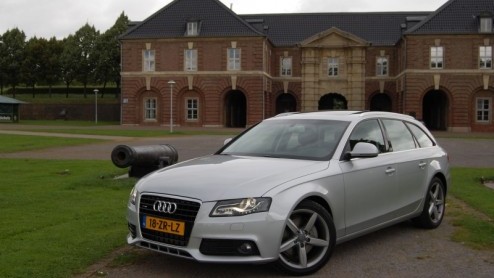 Een sportieve stationwagon is er in allerlei soorten en maten. De Audi A4 Avant is er volgens zijn scheppers ook zo een. Ingredinten als sportieve looks, dynamische rijeigenschappen en krachtige voor