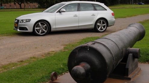 Een sportieve stationwagon is er in allerlei soorten en maten. De Audi A4 Avant is er volgens zijn scheppers ook zo een. Ingredinten als sportieve looks, dynamische rijeigenschappen en krachtige voor